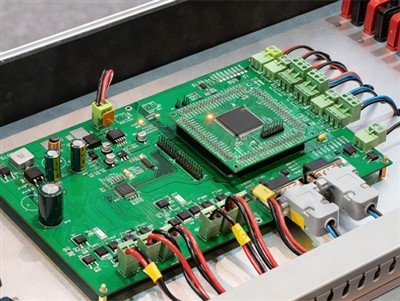 Em cenários de movimento de alta-velocidade, como as placas de servoacionamen...